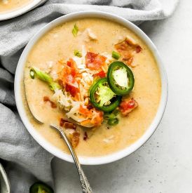 Kremowa zupa z kurczakiem i papryczkami jalapeño - idealna na zimę