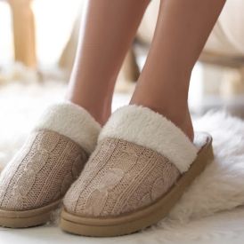 Kobiece domowe pantofle – komfort, który staje się stylem