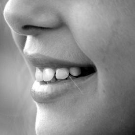 Przewodnik po chirurgicznym usuwaniu zębów - co warto wiedzieć o tym zabiegu?