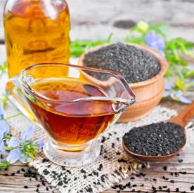 Czarnuszka w diecie kobiet dojrzałych – małe nasiona, wielka moc zdrowia