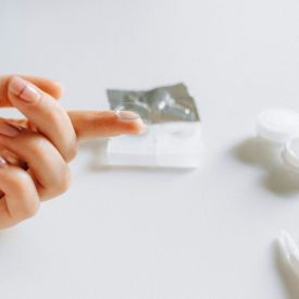 Dlaczego warto postawić na soczewki kontaktowe?