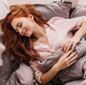 „Prześpij się z tym” – jak sen naprawdę wpływa na emocje, decyzje i rozwiązania problemów