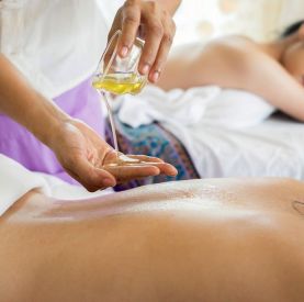 Ile kosztuje wyposażenie gabinetu masażu? 3 realne budżety na start