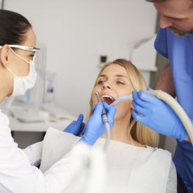 Leczenie stomatologiczne pod narkozą - kiedy warto się zdecydować?