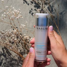 Kwas laktobionowy – sekret gładkiej cery bez podrażnień. Jak działa ten łagodny peeling dla skóry wrażliwej?