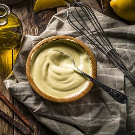 Jak zastąpić majonez w diecie? Zdrowe alternatywy, które naprawdę smakują