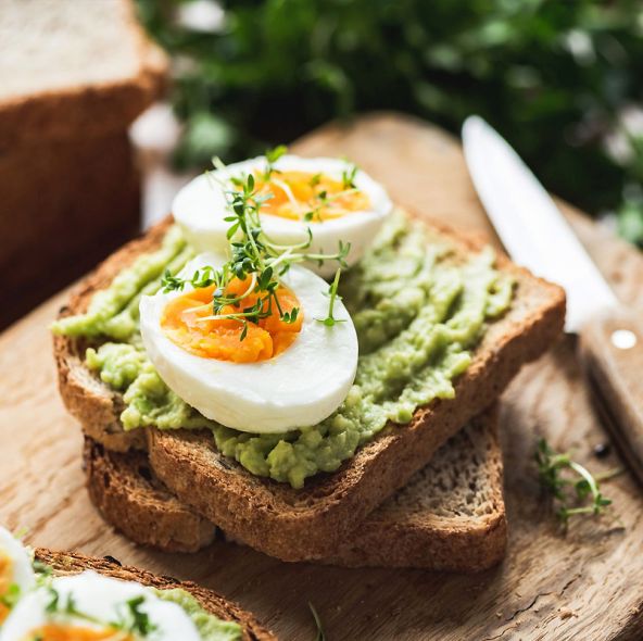 Domowe pasty kanapkowe – 8 zdrowych przepisów, które zrobisz w 5 minut