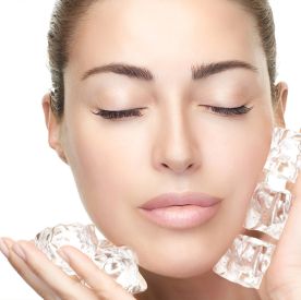 Skin icing – czy zimno naprawdę poprawia kondycję skóry? Fakty i mity