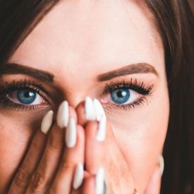 Microblading, ombre, powder brows – jakie są techniki makijażu permanentnego brwi?