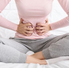 Wiosenne problemy trawienne – skąd się biorą i jak sobie z nimi radzić?