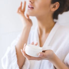 Poranna rutyna w 10 minut: jak wyglądać świeżo i promiennie bez wysiłku?