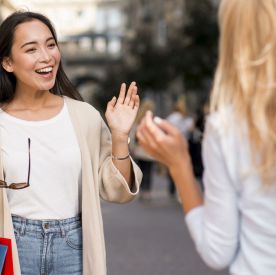 Dlaczego tak trudno zapamiętać czyjeś imię? Psychologia jednej z najczęstszych wpadek towarzyskich