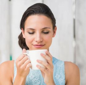 Picie gorącej wody na odchudzanie? Sprawdzamy, czy to działa naprawdę