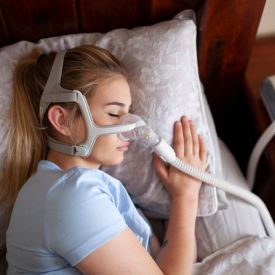 Na jakiej zasadzie działa aparat do leczenia bezdechu sennego?