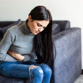 Brzuch stresowy – dlaczego pojawia się u kobiet i jak sobie z nim radzić?