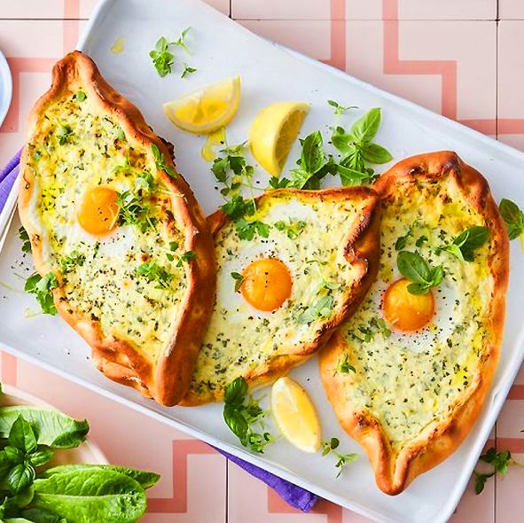 Masz jajka w lodówce? Zrób z nich idealne wiosenne śniadanie