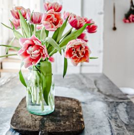 Wiosna zamknięta w szkle – bukiety, które odmienią każde wnętrze