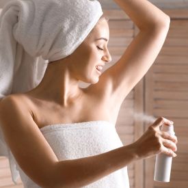 Pieczenie i podrażnienie po depilacji laserowej? Sprawdź, dlaczego dezodorant może szkodzić