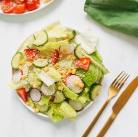 Sałatki z jednego składnika – nowy pomysł na imprezę