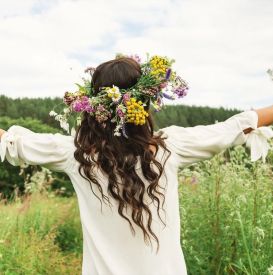 Hair reset na wiosnę – jak przywrócić włosom blask po zimie krok po kroku?