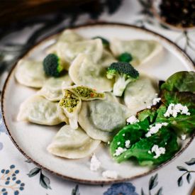 Wegańskie pierogi, które pokocha każdy – 8 farszy pełnych smaku