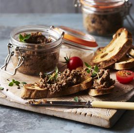 Pasztet z grzybów z suszonymi borowikami – aromatyczny dodatek, który zachwyca smakiem