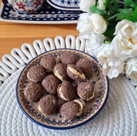 Ciasteczka orzeszki z patelni – tradycja, która zaczyna się w kuchni PRL