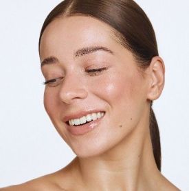 Sekret promiennej skóry na wiosnę – poznaj efekt healthy glow z pielęgnacją Candid