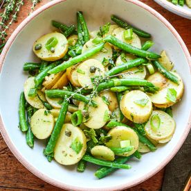 Masz fasolkę szparagową? Te sałatki zrobisz w 10 minut i znikają z talerza