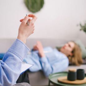 Hipnoza i rozwój osobisty - jak wspierać swoją transformację