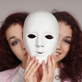 „Dobra” na pokaz – jak rozpoznać moralnego hipokrytę i nie dać się złudzeniom