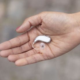 Niedosłuch jednostronny – przyczyny i możliwe rozwiązania