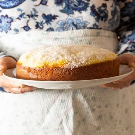 Ciasto kokosowe jak Rafaello z 3 składników. Ten prosty przepis podbija wiosenne kuchnie