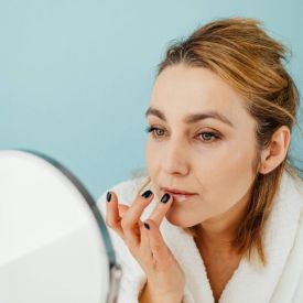 Miękkie usta bez drogich kosmetyków – domowe sposoby, które naprawdę działają