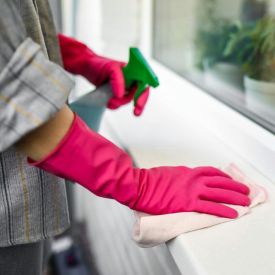 Co zrobić, żeby kurz osiadał wolniej? Proste sposoby na dłuższe utrzymanie czystości w domu