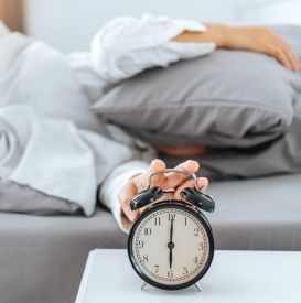 Dlaczego wielokrotne drzemki wpływają na nasze samopoczucie?