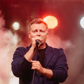 Rafał Brzozowski powiedział „tak”. Tajemnicza wybranka i ślub w asyście ochrony