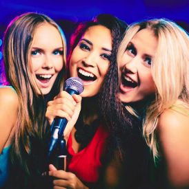 Karaoke przeżywa drugą młodość. Coraz więcej osób chce po prostu śpiewać i dobrze się bawić