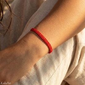 Bransoletka szczęścia na co dzień - jak nosić symbol, który ma osobiste znaczenie?