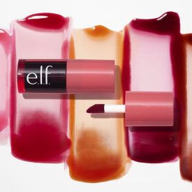 Jeden tint, dwa zastosowania. Sheer For It od e.l.f. Cosmetics nadaje ustom i policzkom świeży kolor