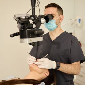 Invisalign i implanty: fakty i mity