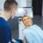 Ortodoncja przed licówkami lub implantami – dlaczego czasem najpierw trzeba przesunąć zęby?