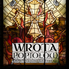 Kamila Cudnik: Wrota popiołów – miłość w cieniu płonącego świata