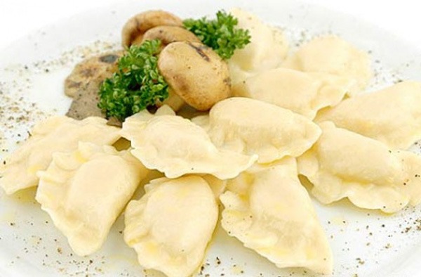 Pierogi z ziemniakami i podgrzybkami